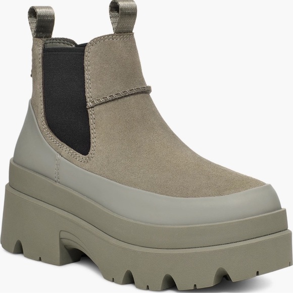 UGG Brisbane Waterproof Chelsea Boot Moss Green Size 9 NWT - Picture 1 of 5
